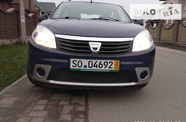 Хэтчбек Dacia Sandero 2009 в Ровно