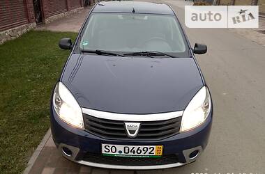 Хэтчбек Dacia Sandero 2009 в Ровно