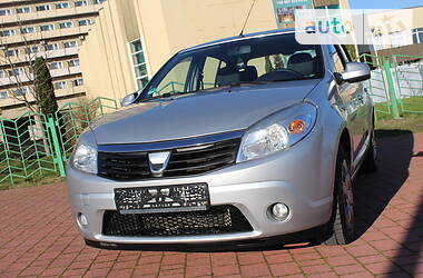 Хэтчбек Dacia Sandero 2009 в Дрогобыче