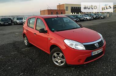 Хэтчбек Dacia Sandero 2009 в Виннице