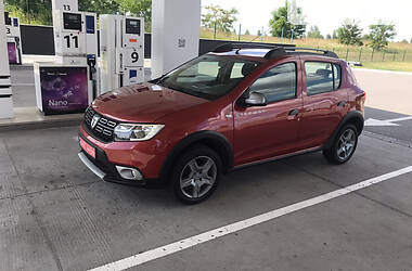 Хэтчбек Dacia Sandero 2017 в Киеве