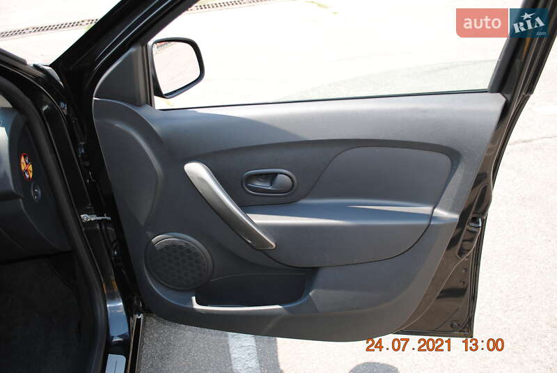Хетчбек Dacia Sandero 2012 в Кропивницькому