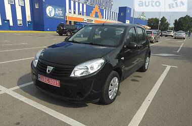 Хэтчбек Dacia Sandero 2009 в Днепре