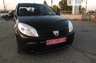 Хэтчбек Dacia Sandero 2009 в Днепре