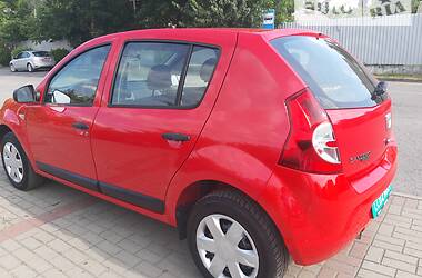 Хэтчбек Dacia Sandero 2009 в Ужгороде