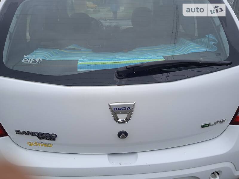 Хэтчбек Dacia Sandero 2012 в Изяславе