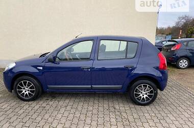 Хетчбек Dacia Sandero 2009 в Дрогобичі