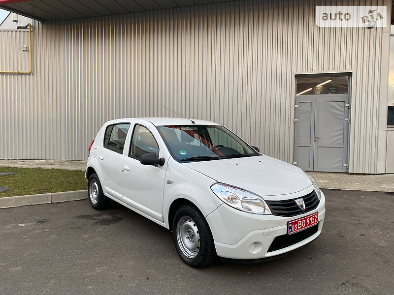 Хэтчбек Dacia Sandero 2009 в Мукачево