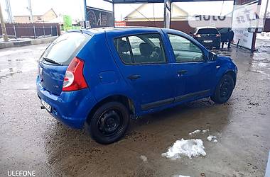 Хэтчбек Dacia Sandero 2009 в Калуше