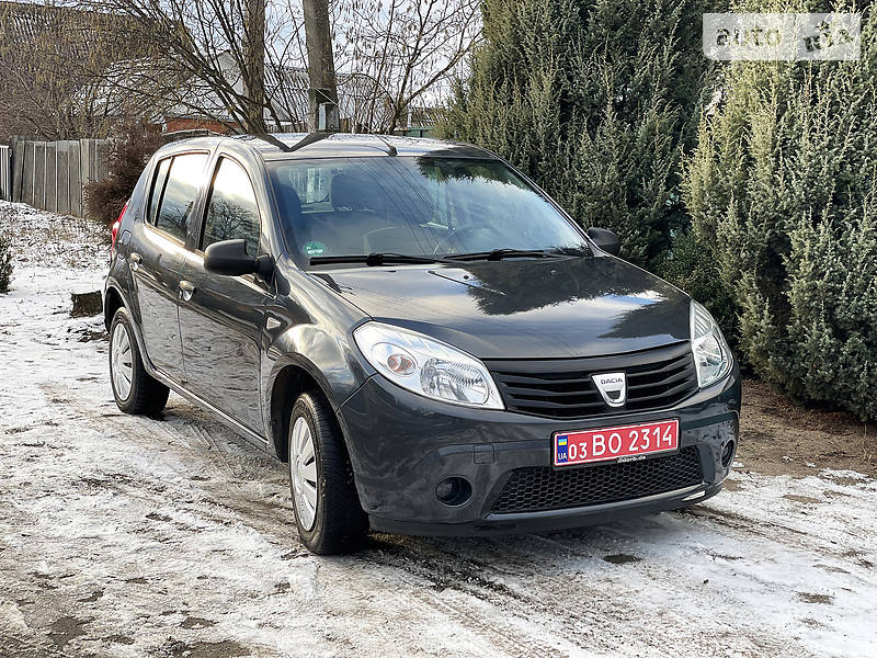 Хэтчбек Dacia Sandero 2009 в Ахтырке