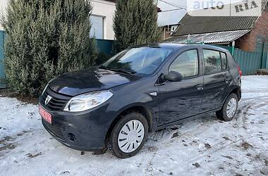 Хэтчбек Dacia Sandero 2009 в Ахтырке