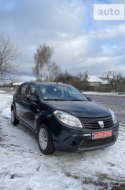 Хэтчбек Dacia Sandero 2009 в Ахтырке