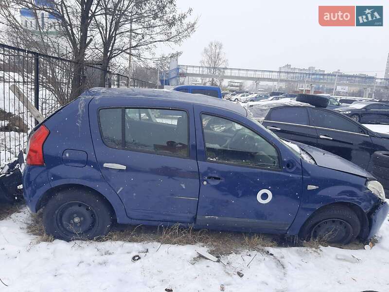 Хэтчбек Dacia Sandero 2009 в Киеве