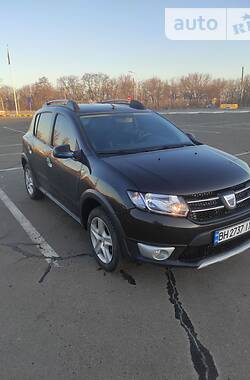 Хэтчбек Dacia Sandero 2014 в Одессе