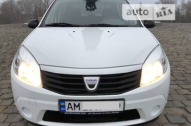 Хэтчбек Dacia Sandero 2009 в Житомире