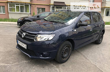 Хэтчбек Dacia Sandero 2013 в Сумах