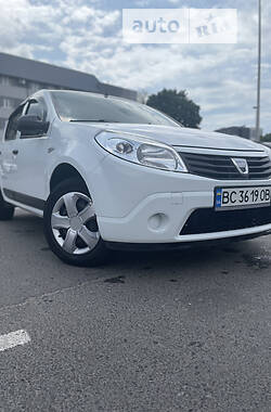 Dacia Sandero 2011