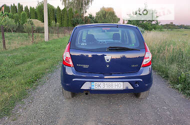 Хэтчбек Dacia Sandero 2009 в Луцке