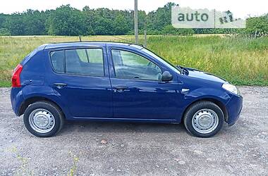 Хетчбек Dacia Sandero 2009 в Харкові