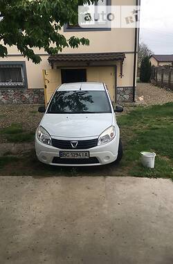 Хэтчбек Dacia Sandero 2012 в Ивано-Франковске