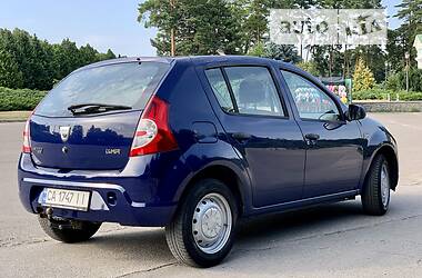 Хэтчбек Dacia Sandero 2009 в Умани