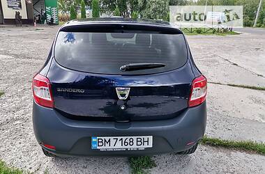 Хэтчбек Dacia Sandero 2015 в Сумах