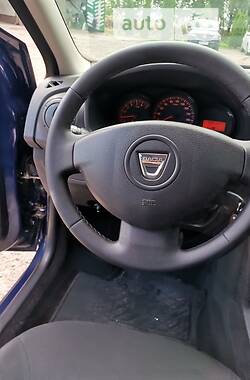 Хэтчбек Dacia Sandero 2015 в Сумах