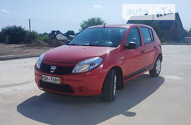 Хэтчбек Dacia Sandero 2008 в Луцке