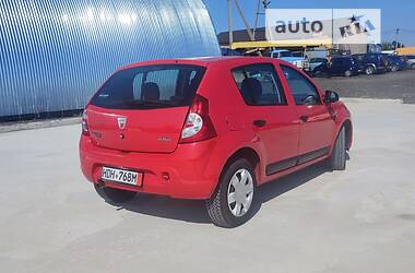 Хэтчбек Dacia Sandero 2008 в Луцке