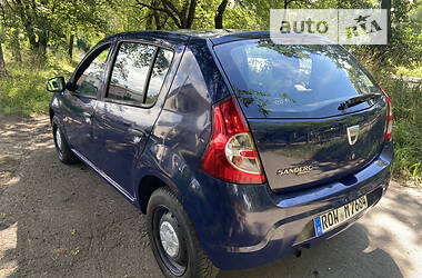 Хетчбек Dacia Sandero 2009 в Рівному