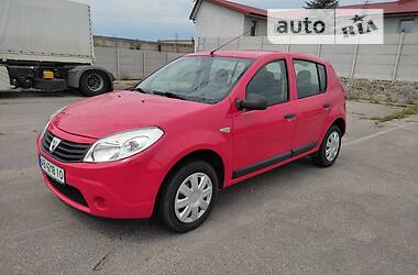 Хэтчбек Dacia Sandero 2009 в Виннице