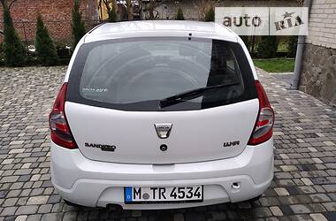 Хэтчбек Dacia Sandero 2009 в Ходорове