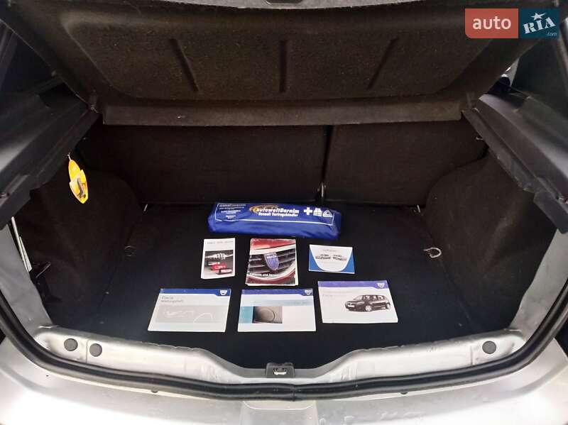 Хэтчбек Dacia Sandero 2010 в Львове
