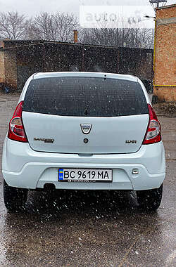 Хэтчбек Dacia Sandero 2009 в Кропивницком