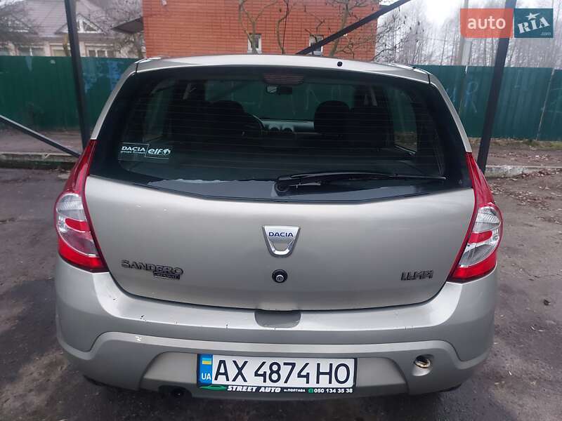Хэтчбек Dacia Sandero 2009 в Харькове