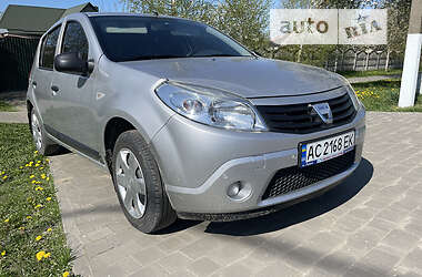 Хетчбек Dacia Sandero 2009 в Луцьку