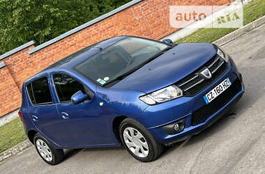 Хэтчбек Dacia Sandero 2013 в Дрогобыче