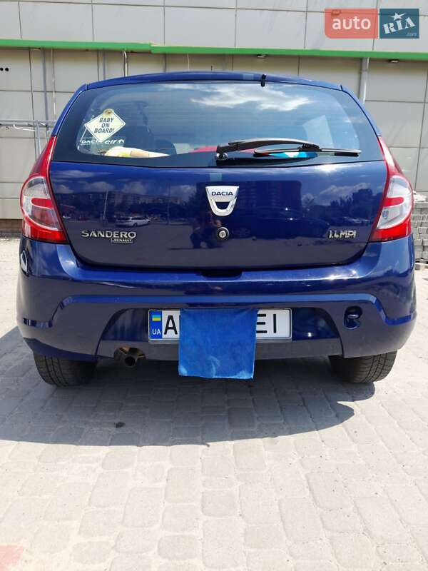Хэтчбек Dacia Sandero 2009 в Житомире