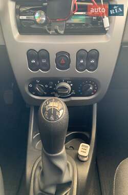 Хэтчбек Dacia Sandero 2011 в Полтаве