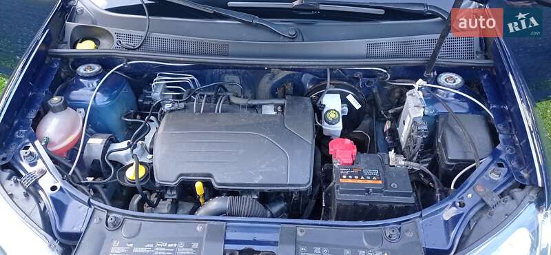 Хэтчбек Dacia Sandero 2013 в Луцке