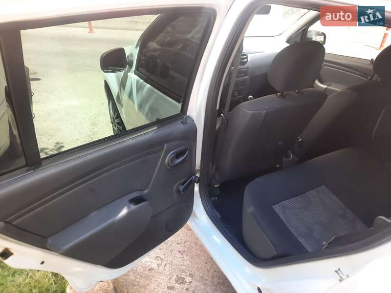 Хэтчбек Dacia Sandero 2009 в Одессе