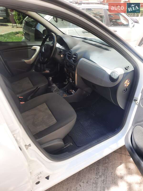 Хэтчбек Dacia Sandero 2009 в Одессе