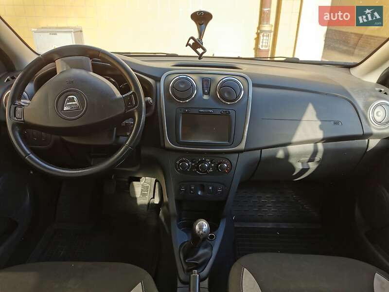 Хетчбек Dacia Sandero 2013 в Дніпрі