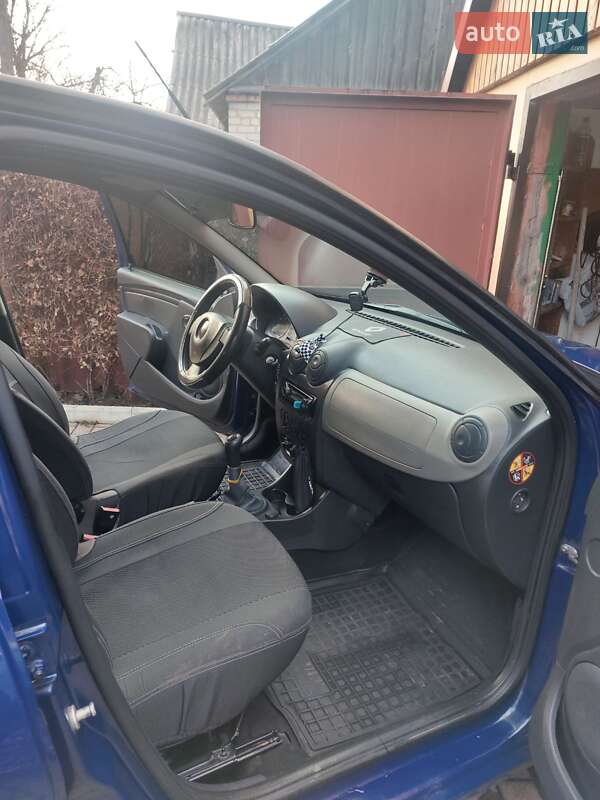 Хетчбек Dacia Sandero 2009 в Покровську
