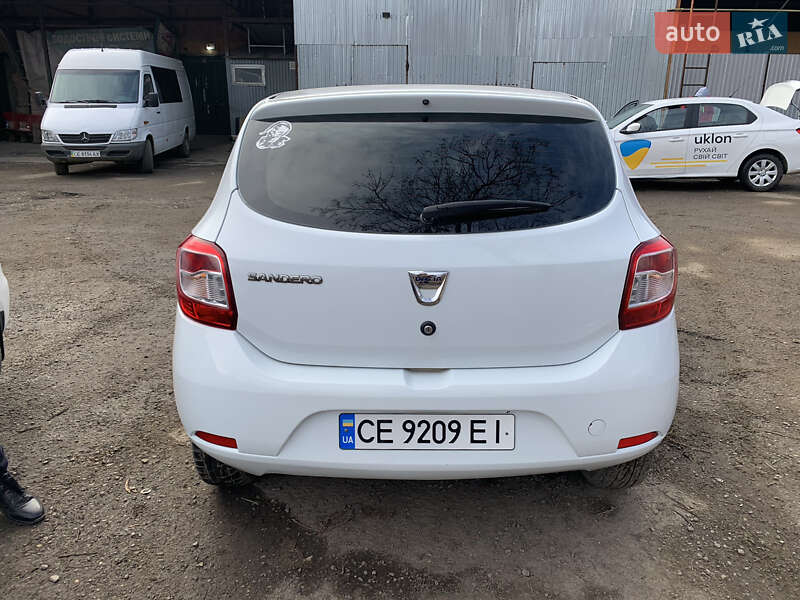 Хэтчбек Dacia Sandero 2014 в Черновцах
