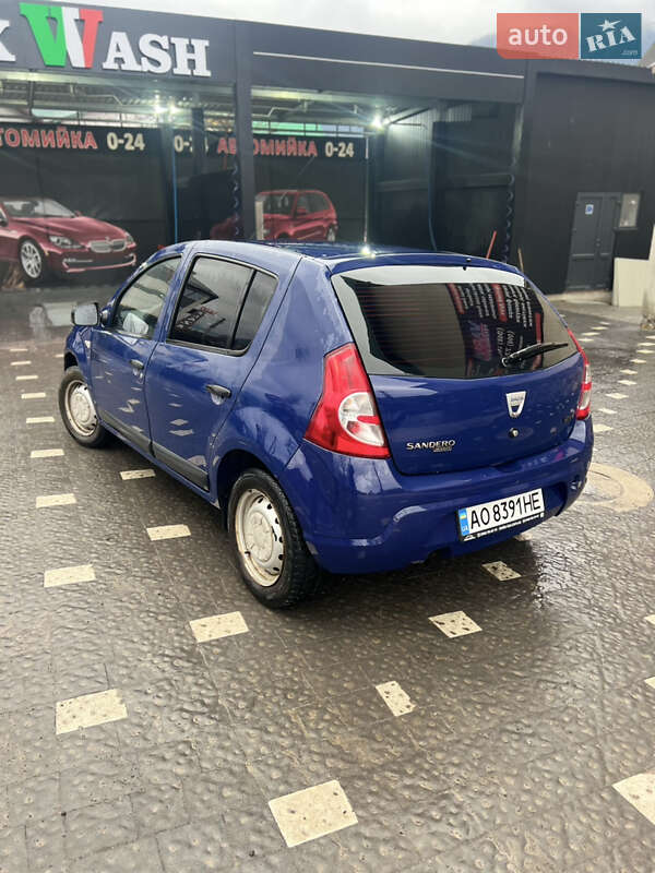 Хетчбек Dacia Sandero 2009 в Міжгір'ї