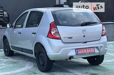 Хетчбек Dacia Sandero 2010 в Луцьку