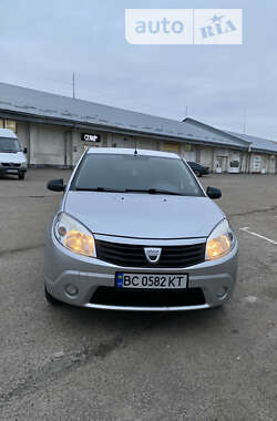 Хетчбек Dacia Sandero 2009 в Львові