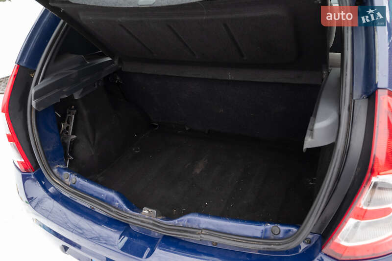 Хэтчбек Dacia Sandero 2009 в Сумах