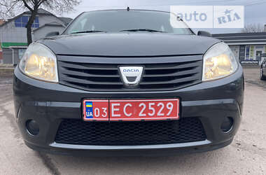 Хэтчбек Dacia Sandero 2008 в Бахмаче